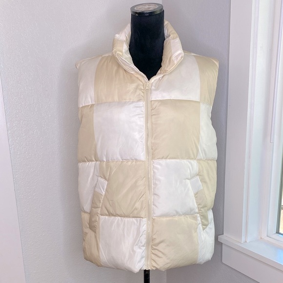 wild fable Jackets & Blazers - NWOT Wild Fable Puffer Vest Quilted Checkered Cream & White with Pockets